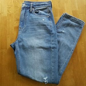 American Eagle mom jean